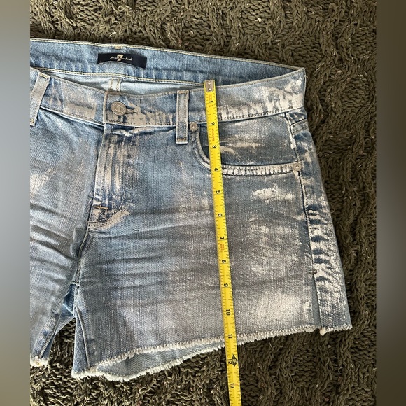 7 For All Mankind Silver Metallic denim shorts Size 28 - Picture 6 of 9